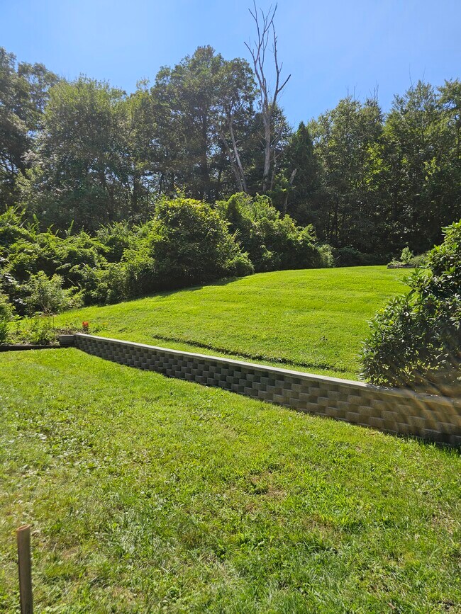 Building Photo - 205 Catlin Rd