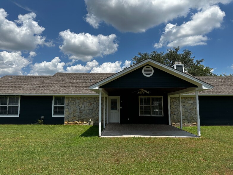 Building Photo - 216 Timberview Dr