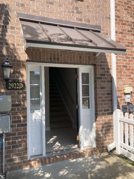 Primary Photo - 2922B Yancey Way