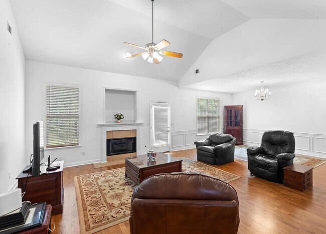 Building Photo - 338 Bisham Ct