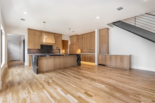 Building Photo - 4203 Normandy Ave