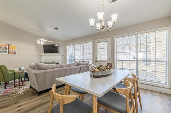 Building Photo - 3195 Jorden Crest Ct NW