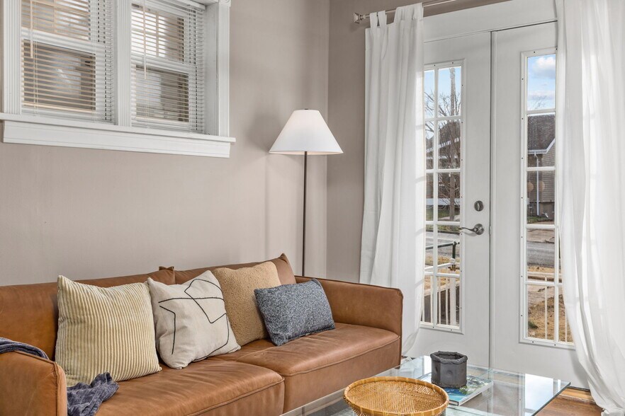 Building Photo - 6249 Odell St