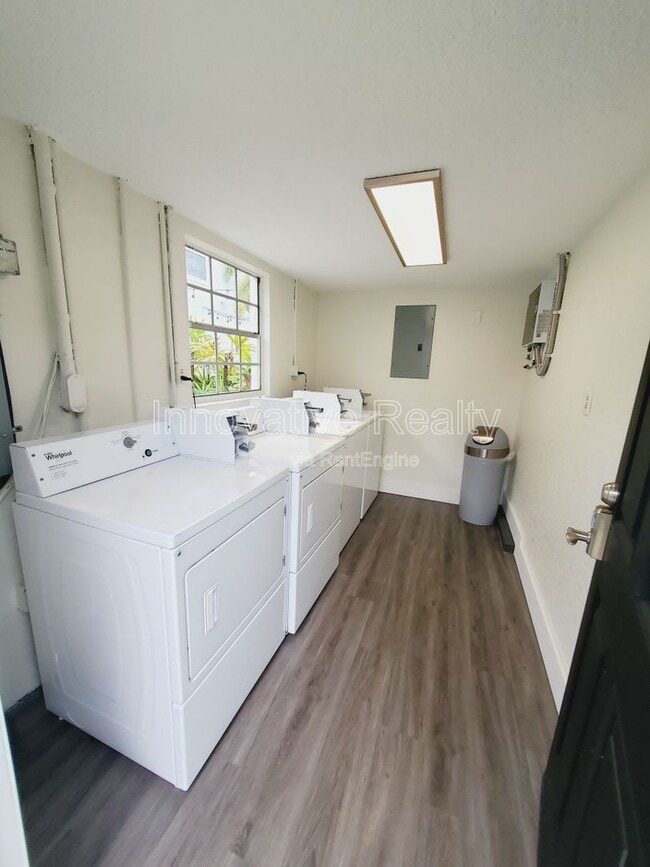 Building Photo - 5230 Davisson Ave