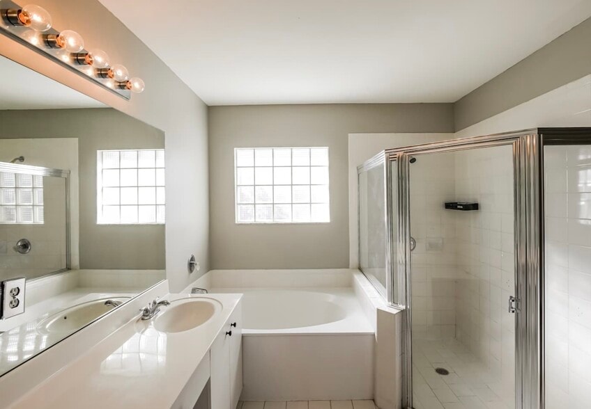 Building Photo - 5010 SW 151st Ter