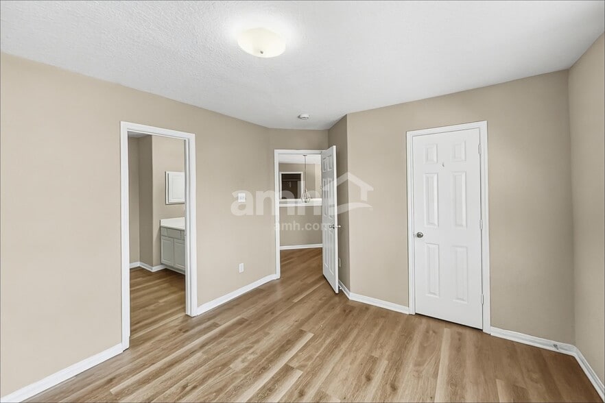 Building Photo - 710 Single Pine Ct