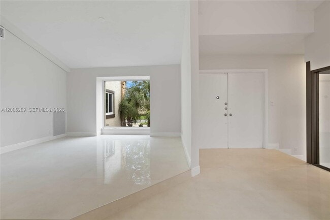 Building Photo - 8881 N Lake Dasha Dr