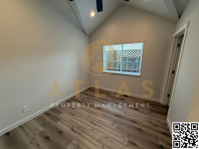 Building Photo - 2581 Utah St