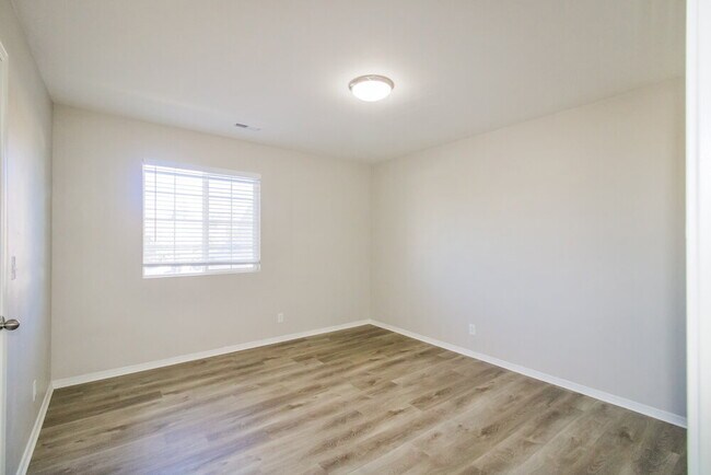 Building Photo - 3174 Hunter Farm Way