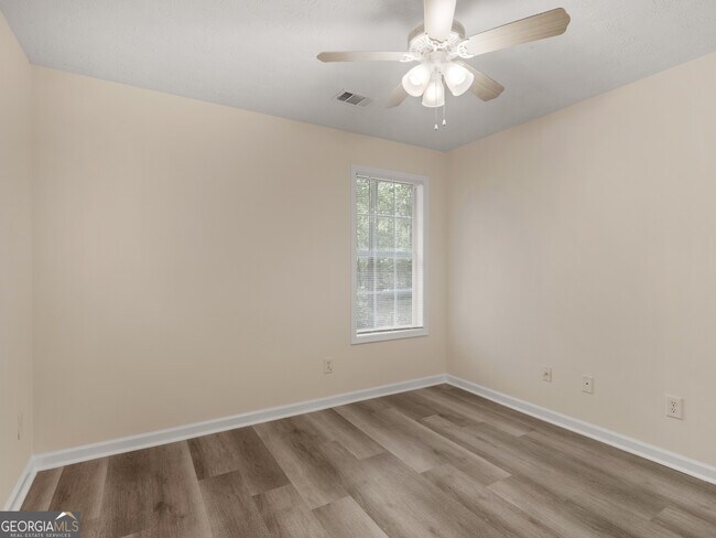Building Photo - 520 Butler Bridge Dr
