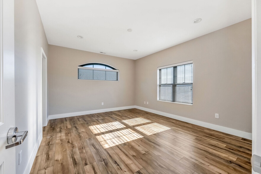 Building Photo - 203 Wallace Cir