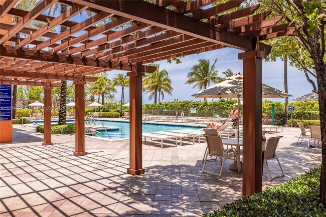 Building Photo - 2080 S Ocean Dr