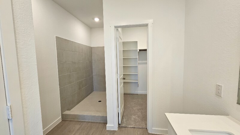 Building Photo - 6747 Welsh Dr