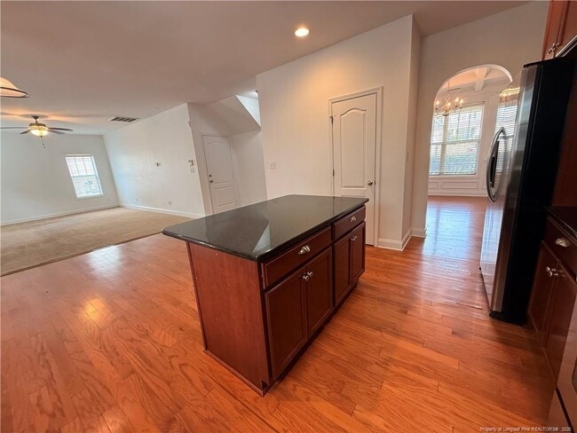 Building Photo - 128 Tun Tavern Dr