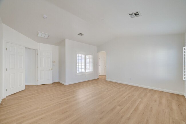 Building Photo - 8918 Houston Ridge Ave