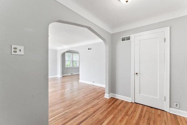 Building Photo - 5613 Jennings Station Rd