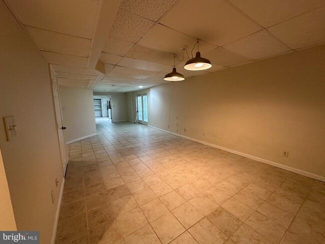 Building Photo - 893 Broad Oaks Dr