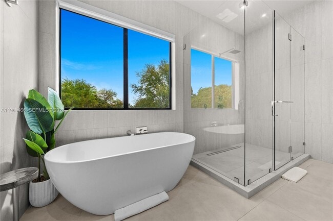 Building Photo - 245 NE 116th St