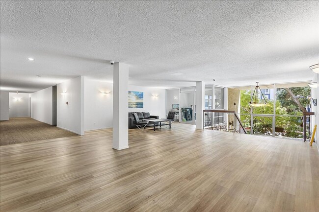 Building Photo - 955 Shorepoint Ct