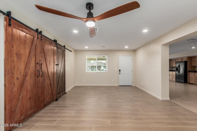 Building Photo - 1628 E Del Rio Dr