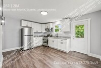 Building Photo - 553 Farnsworth Ave
