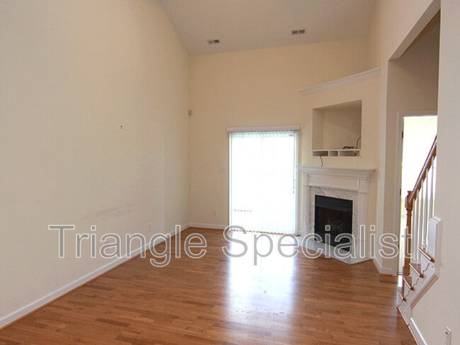 Building Photo - 7236 Aquinas Ave