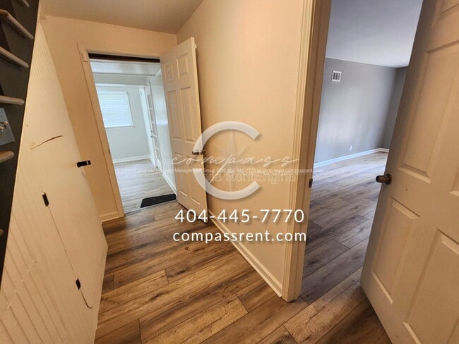 Building Photo - 142 Wanda Ave