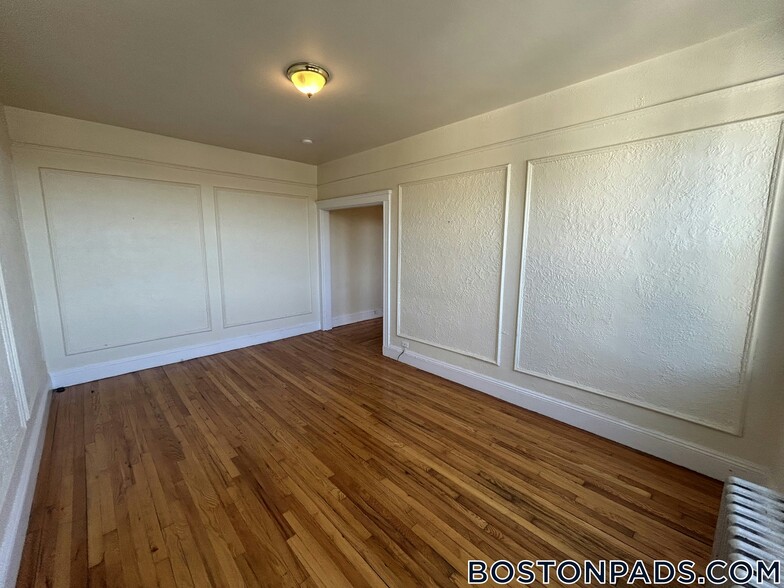 Building Photo - 1691 Commonwealth Ave