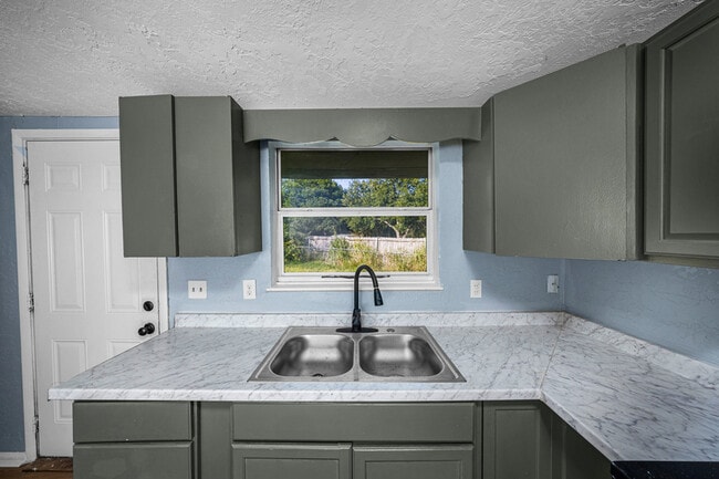 Building Photo - 2301 NW 32nd St