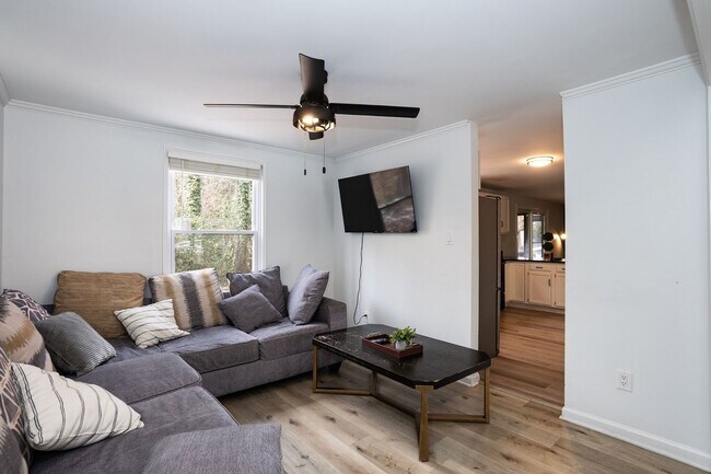 Building Photo - Four bedroom Corner Lot!