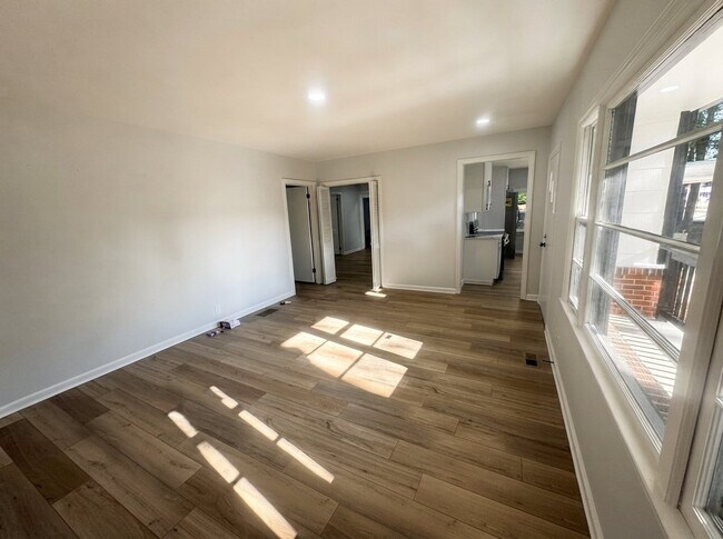 Building Photo - 1847 Derrill Dr