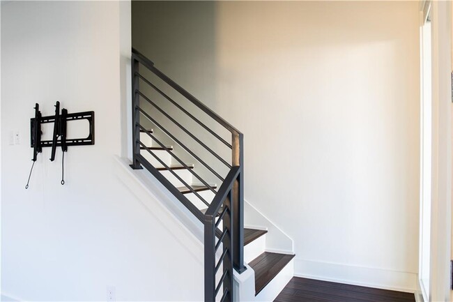 Building Photo - 3415 Dalton St