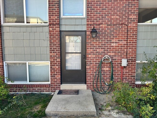 Building Photo - 1438 Hover St