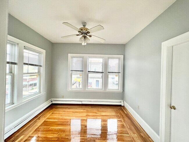 Building Photo - 113 Ferry St