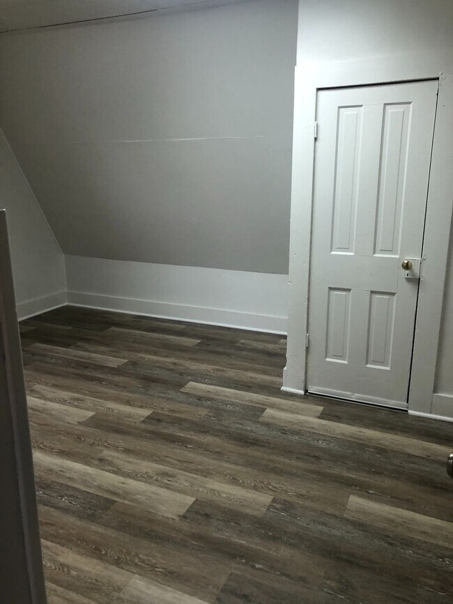 Building Photo - 112 S Franklin St