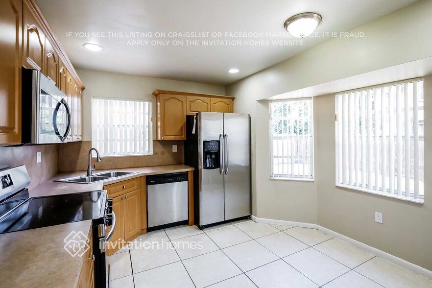 Building Photo - 8229 NW 199th Terrace