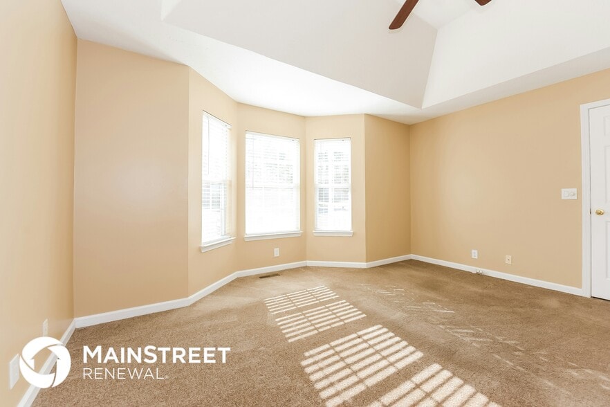 Building Photo - 825 Stone Hedge Ct