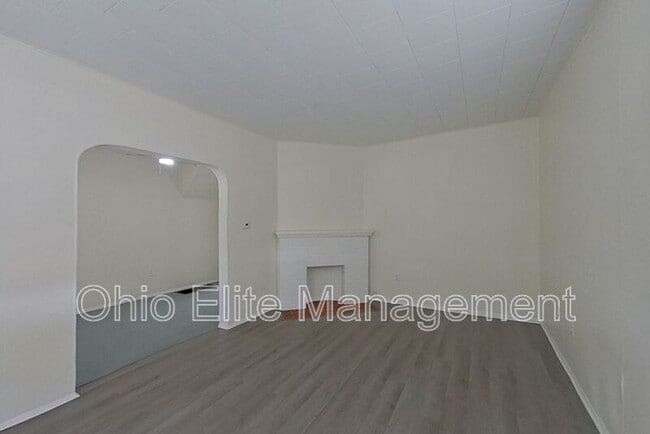 Building Photo - 1473 Thomas Ave