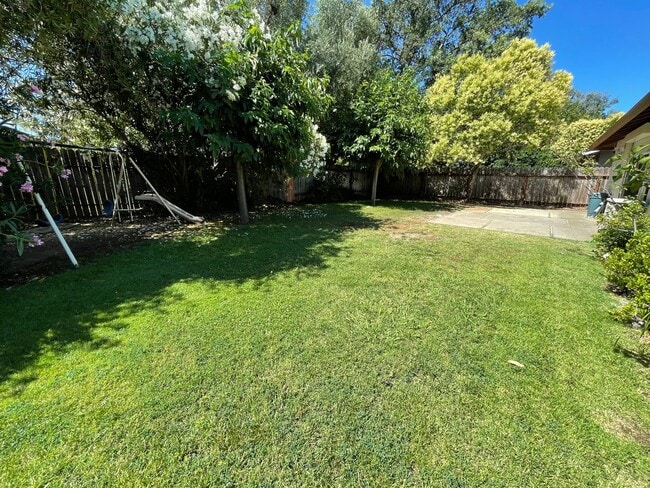 Building Photo - Southwood Home