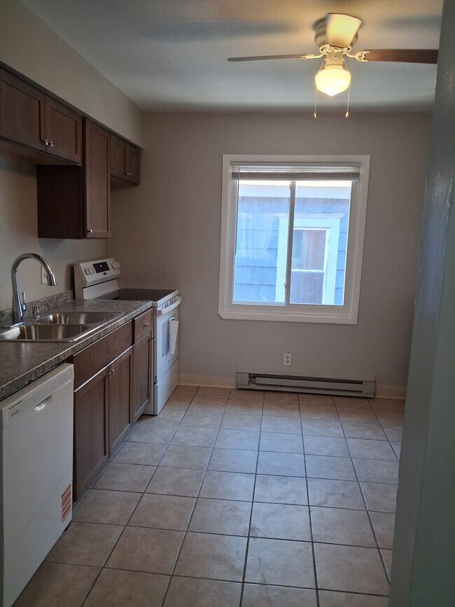 Building Photo - 413 Wilkinson St