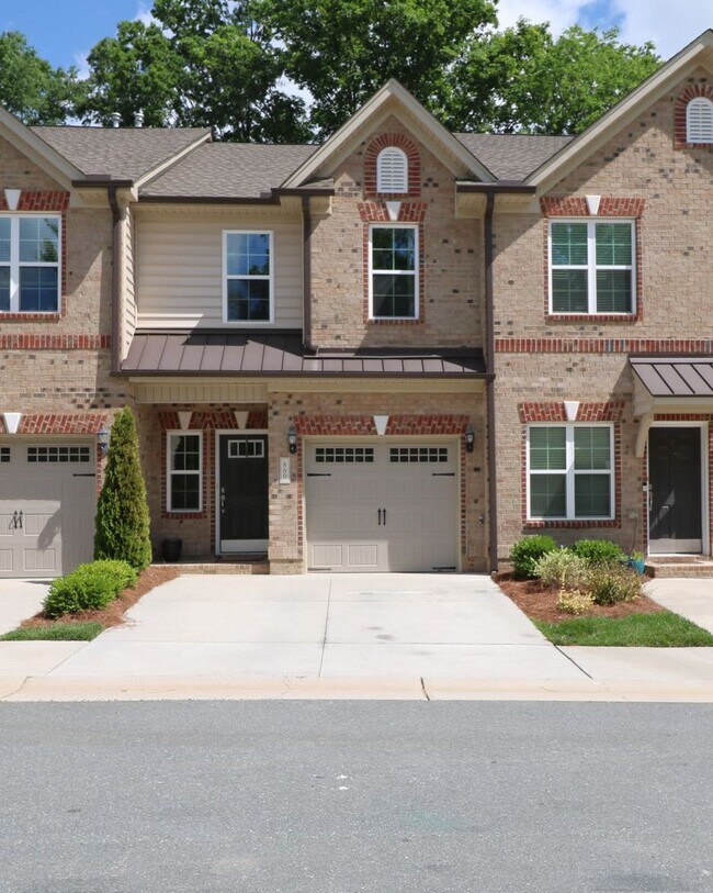 Primary Photo - 860 Silver Leaf Dr