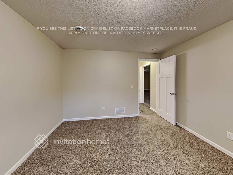 Building Photo - 5644 Maryland Ave N