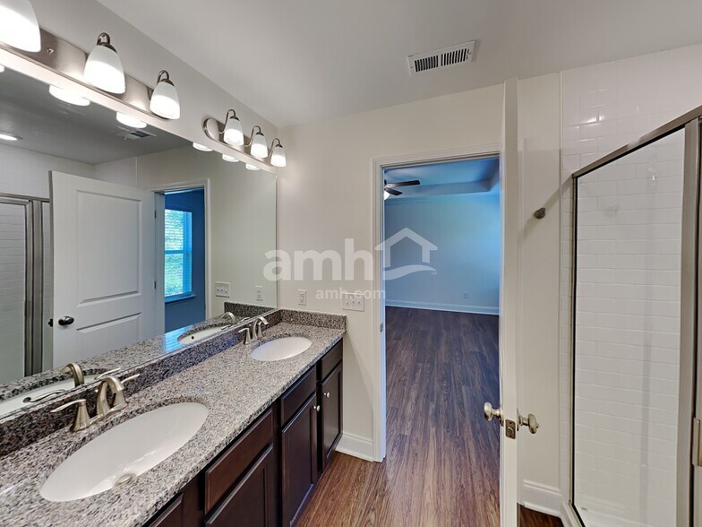 Building Photo - 3017 Lucky Ln