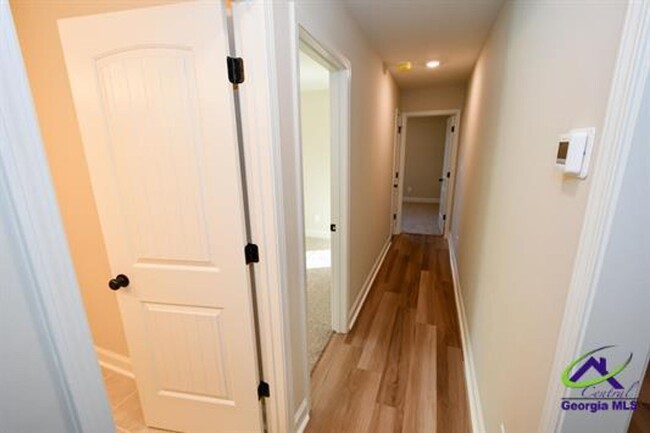 Building Photo - 204 Otters Rdg Dr