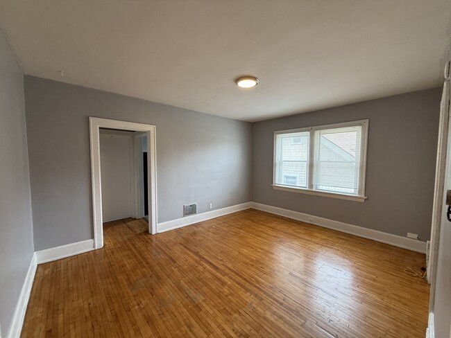Building Photo - 2748 Harris Ave