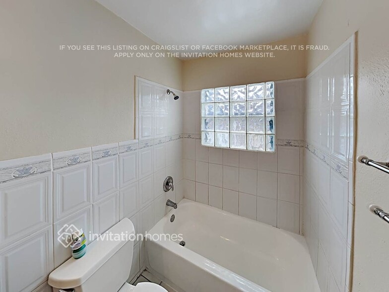 Building Photo - 3660 SW 2nd St