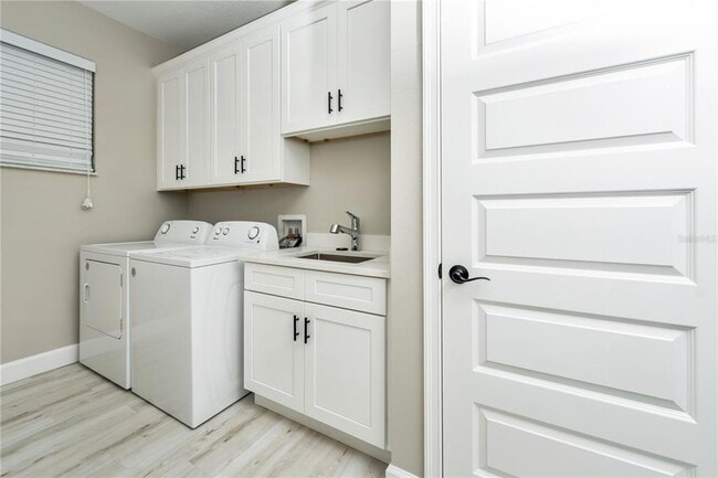 Building Photo - 1011 Johnston Rd SE