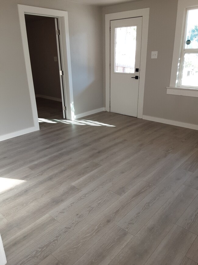 Building Photo - 1323 Washington St