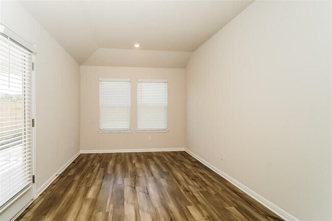 Building Photo - 200 Babblebrook Way