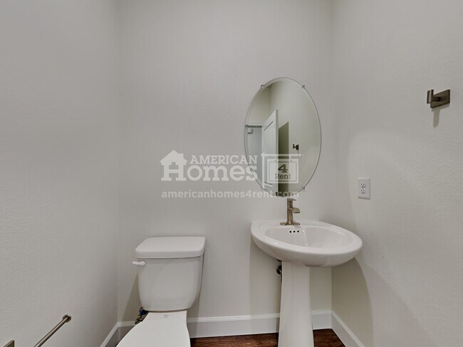 Building Photo - 80 Cabaletta Lane